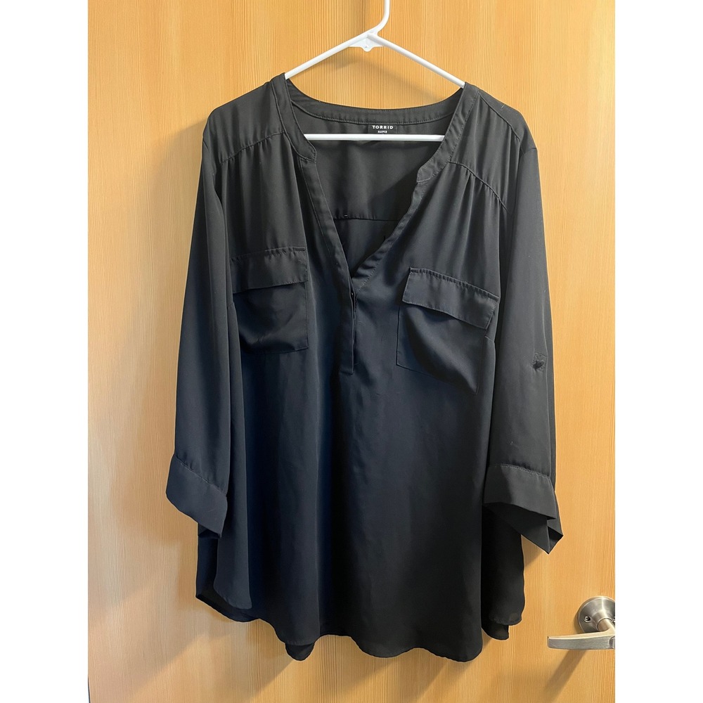 Torrid Harper Blouse Womens 4 Black Roll Tab Sleeve Georgette Pullover Top - Picture 7 of 11